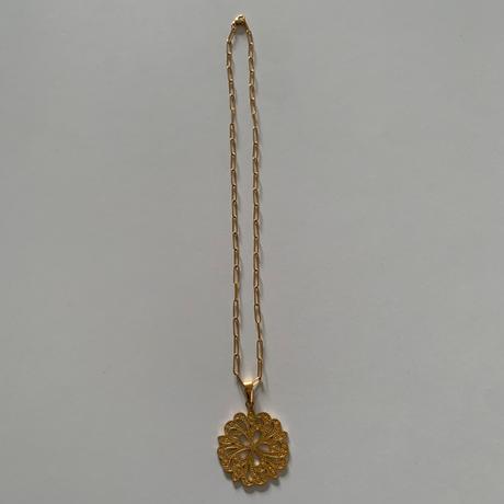 Rietazka s príveskom kvetu, 