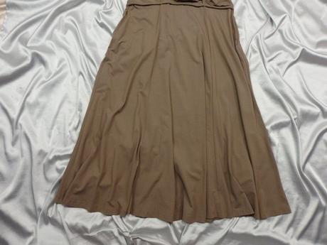 Kvalitné letné úpletové šaty, 42