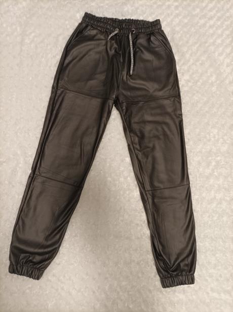 Koženkové nohavice, m