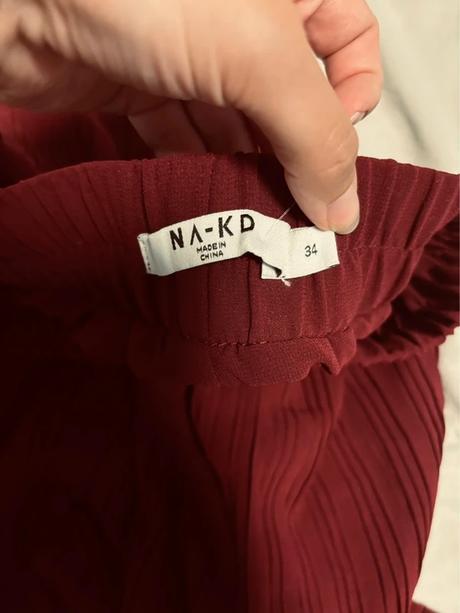 Na-kd sukňa so všitými šortkami, 34