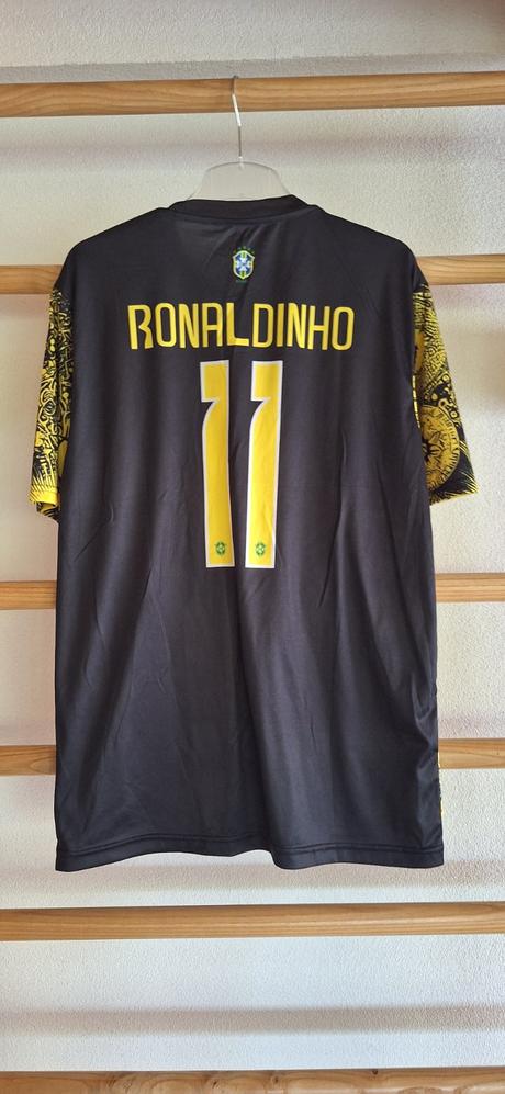 Futbalový dres, l