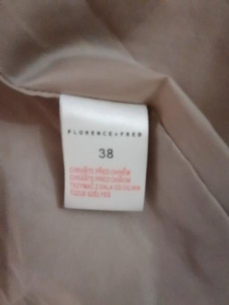 Kabát z brúsenej kože, 38