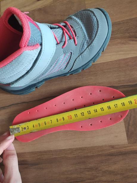 Ľahká turistická obuv, quechua,30