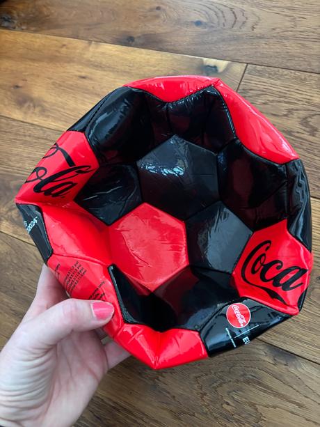 Futbalová lopta coca cola,