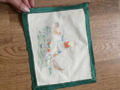 Runé malovaný, tkany obrúsok vintage,