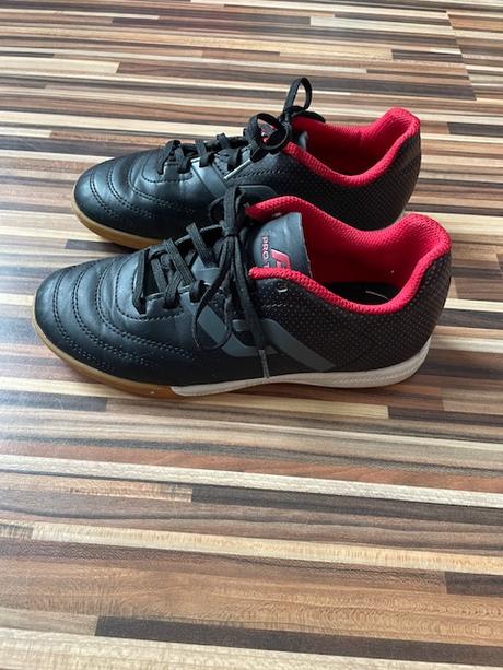 Tenisky na telesnu, 34