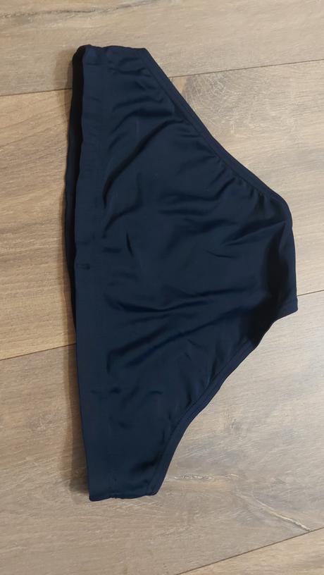 Chlapcenske plavky, 152