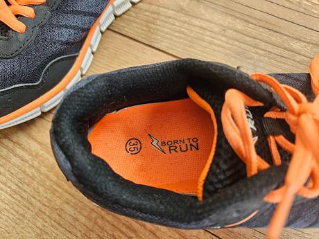 Tenisky born to run, 35