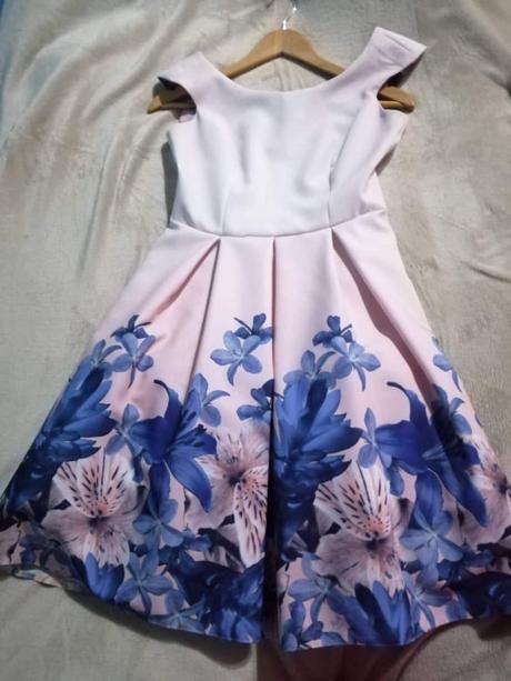 Kvietkovane šaty, s