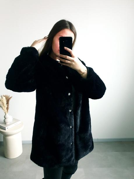 Čierny kožúšok 40, 40