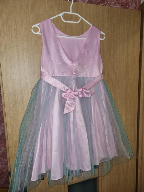 Slávnostné šaty, 140