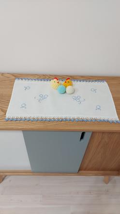 Veľkonočná dekorácia s vyšívaným obrúskom 3, 