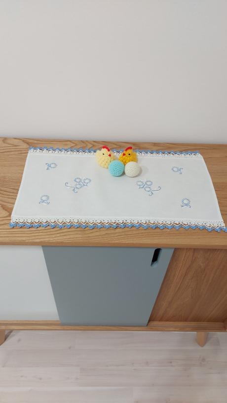 Veľkonočná dekorácia s vyšívaným obrúskom 3, 