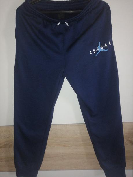 Tricko a teplaky jordan, 158–170