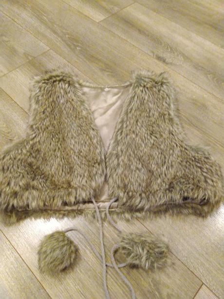 Kožušinovê bolerko, 152