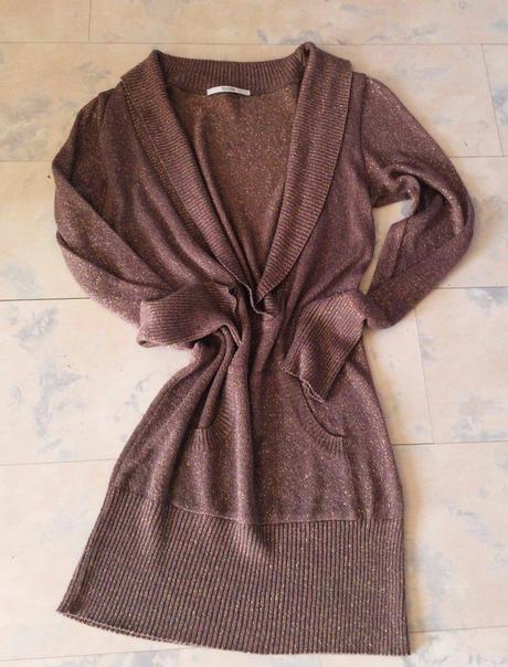 Dlhší zaujímavý pulovrik, s