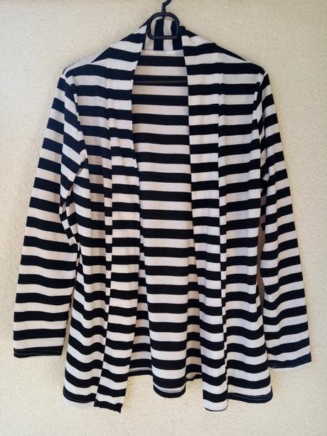 Pásavá čierno-biela mikina/sveter, m