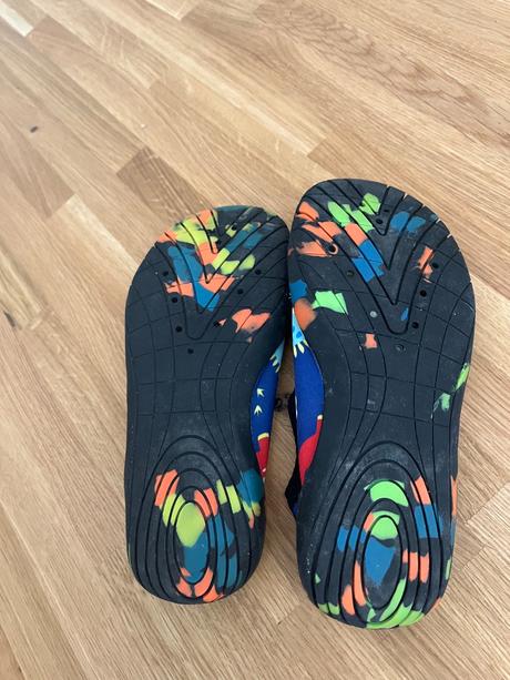 Topánky do vody, 29