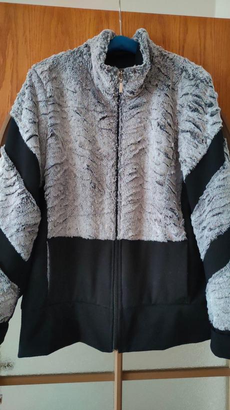 Prechodná bunda, 42