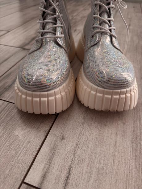 Holografické čižmy shein, 40
