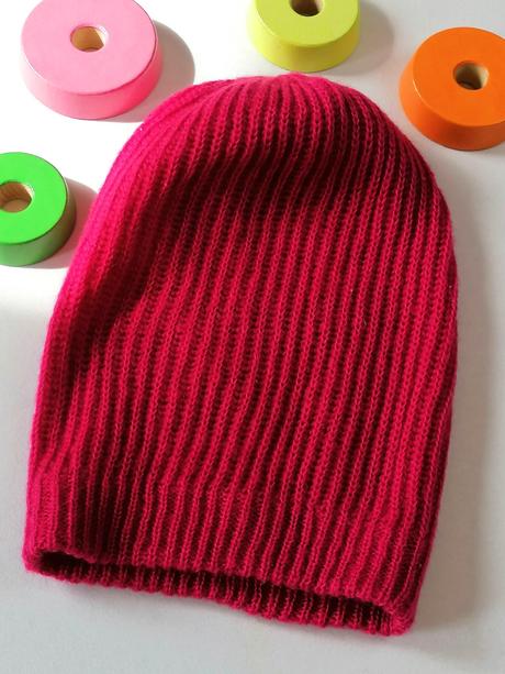 Indiska - cyklaménová čiapka,