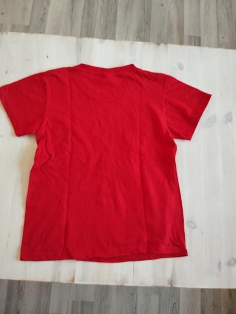 Nenosené tričko, 152