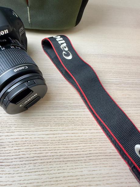 Canon 600d + objektív canon efs 18-55 a príslušens, canon