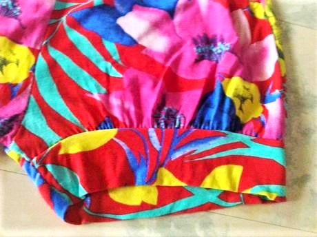 Kvetovaný letný overal, s