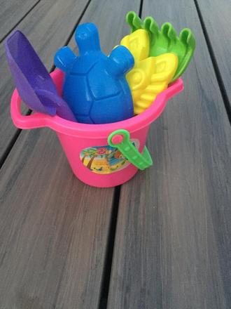 Vedierko s formickami, 