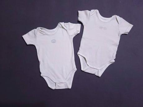 2ks body, cena spolu - biele a sive pasikave, texbasic,50