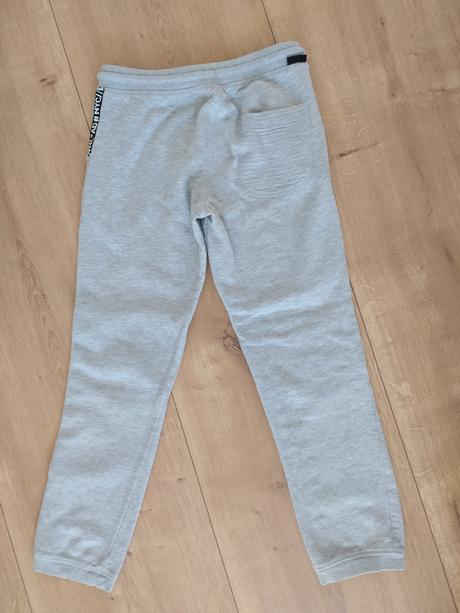 Tepláky v 152, c&a,152