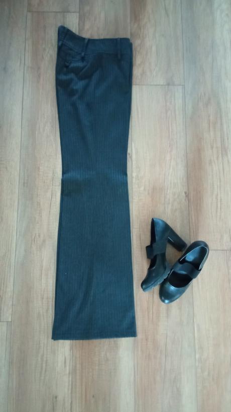 Nohavice dámske m s pruzkom, 38