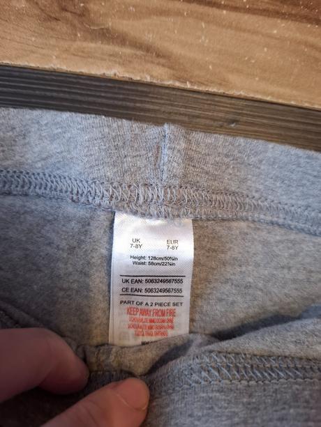 Legíny 2 ks a 122/128, tesco,128