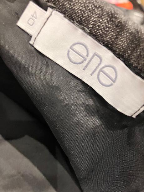 Dámska áčková sukňa (40), l