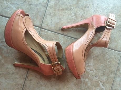 Znackové topánky, 36