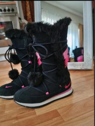 Štýlové semišové čižmičky nike, veľkosť 37,5, nike,37