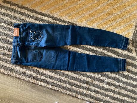 Skinny rifle s cvokmi, reserved,140