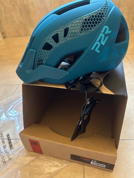 Ciklisticka prilba, m / s