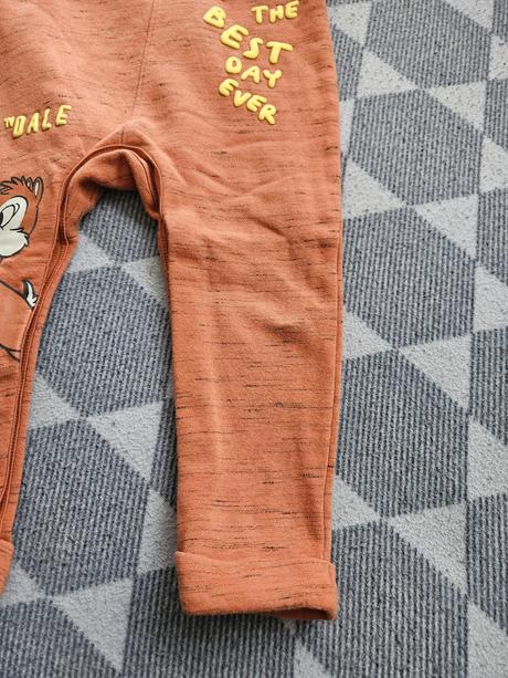 Body + tepláky, disney,86