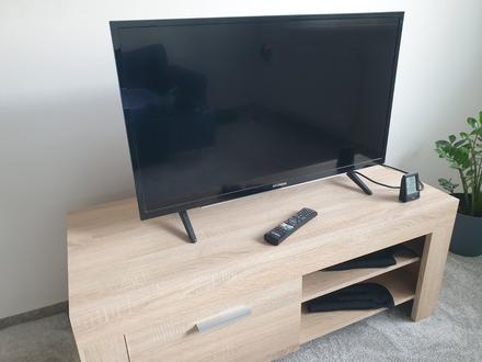 Smart tv hyundai 98cm, ako nova, hyundai