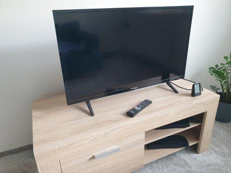 Smart tv hyundai 98cm, ako nova, hyundai