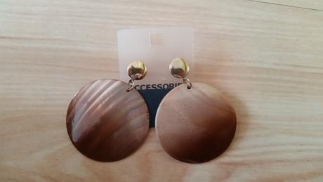 Darujem rôzne náušnice, 