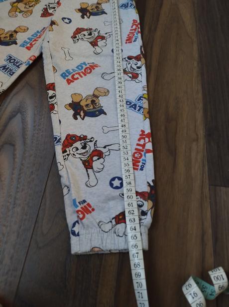 Tepláky, v. 122, sinsay,122