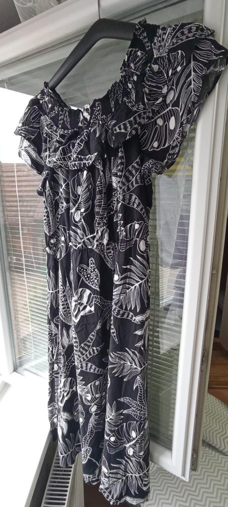 Letne saty vel 44 cena 5,50e, 44