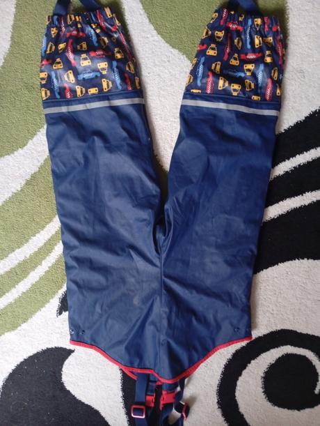 Nohavice do dažďa, lupilu,122