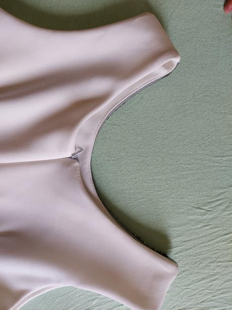 Kokteilove spoločenské šaty, 36