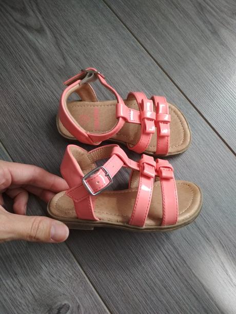 Sandálky, 21