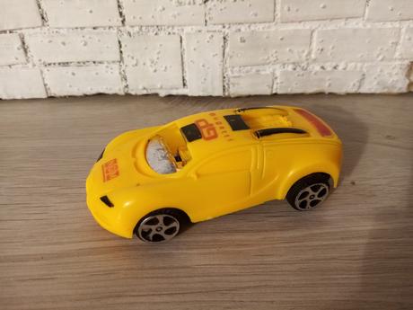 Set kovové i športové autíčka s doplnkami,