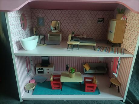 Domček pre bábiky drevený s príslušenstvom,