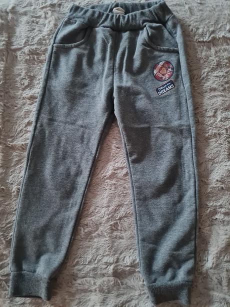 Dievčenské tepláky, 116